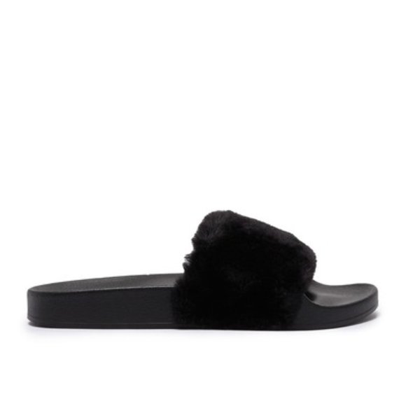 Steve Madden Softey Faux Fur Slide - Picture 3 of 6